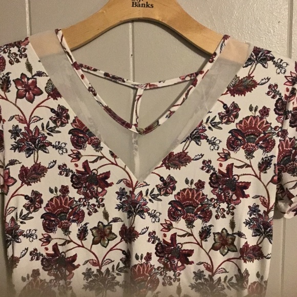 👚(bundle 4 items w/👚for $16) Pullover shirt by Daytrip - Picture 3 of 8